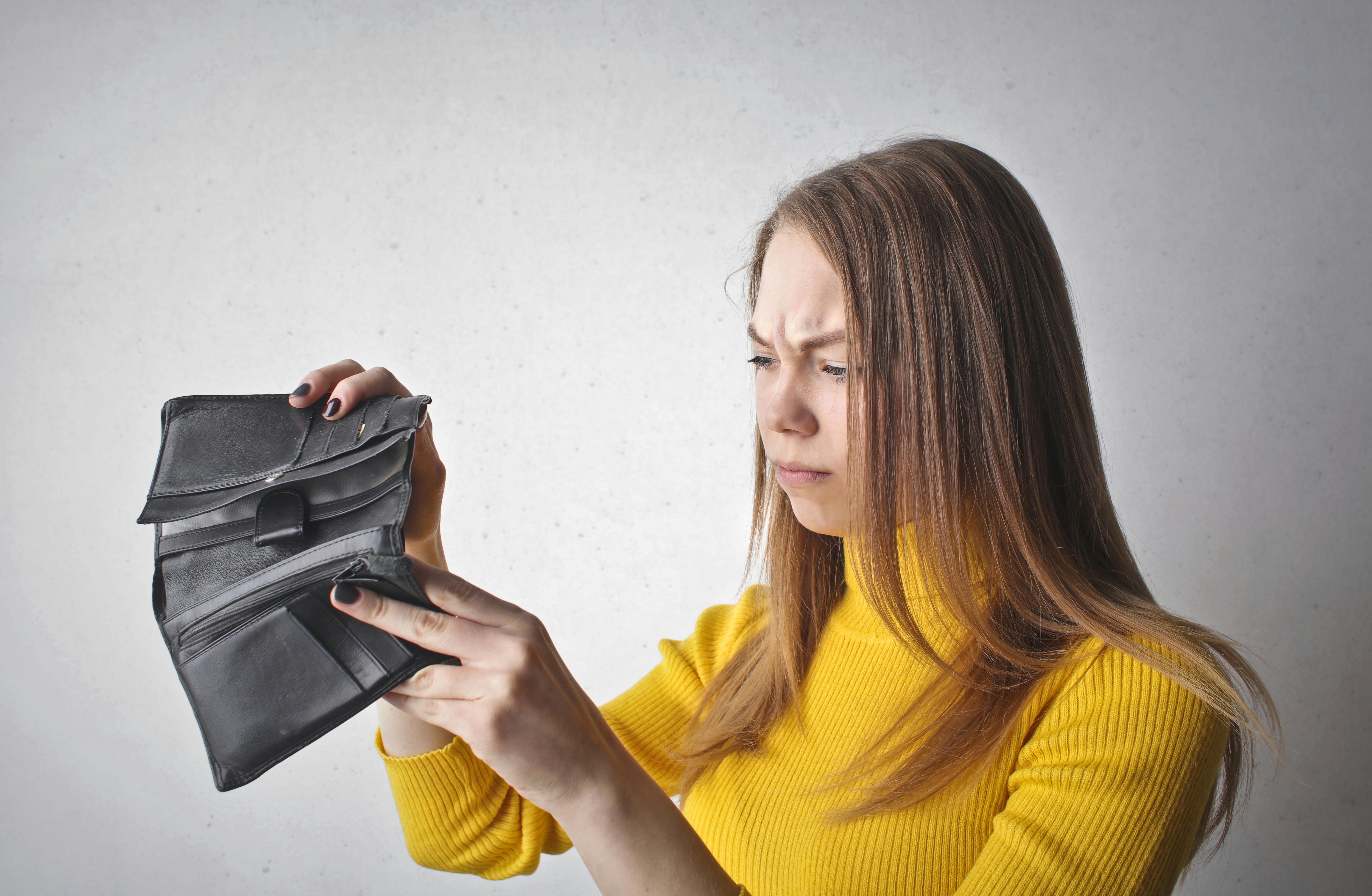 How to Avoid Falling Into Debt